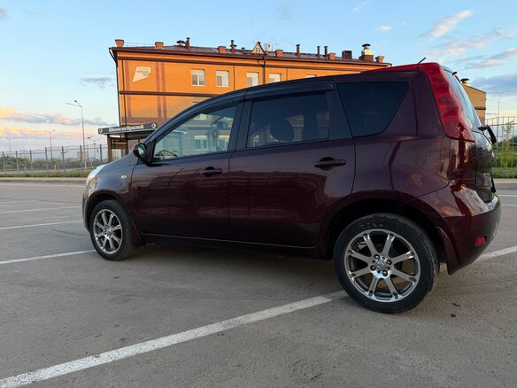 2011 Nissan Note I Рестайлинг, фиолетовый, 570000 рублей - вид 4