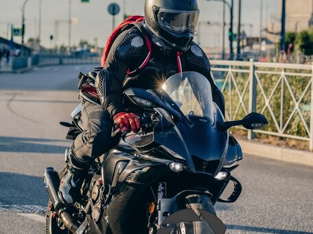 2023 Yamaha YZF-R1, чёрный, 2050000 рублей, вид 5