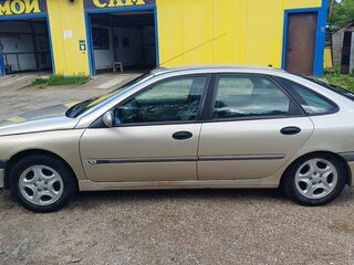 1999 Renault Laguna I, серебристый, 230000 рублей, вид 3