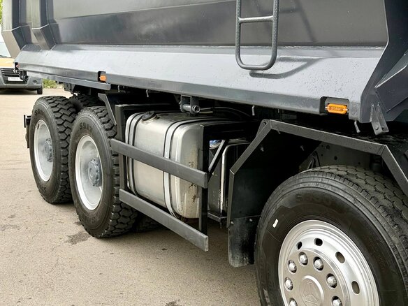 2023 Sinotruk Sitrak C7H, красный - вид 15