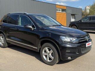 2011 Volkswagen Touareg II, чёрный, 2200000 рублей, вид 3