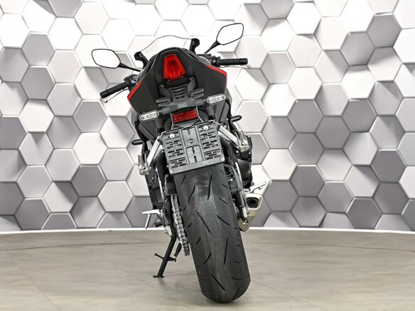 2026 Honda CBR 650R, чёрный, 1377000 рублей - вид 5
