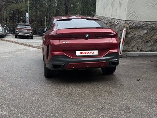 2022 BMW X6 40i III (G06), красный, 10200000 рублей, вид 2
