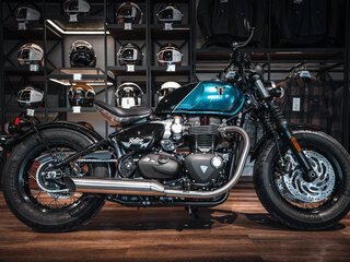 2026 Triumph Bonneville Bobber, синий, 2190000 рублей, вид 1
