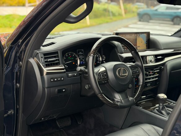 2018 Lexus LX 570 III Рестайлинг 2, синий, 7145000 рублей - вид 19