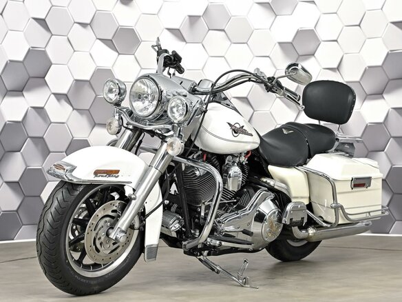 2006 Harley-Davidson Road King, белый, 777000 рублей - вид 1