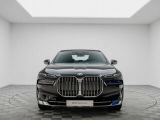 2025 BMW 7 серии 740i xDrive VII (G70), чёрный, 14490000 рублей, вид 3