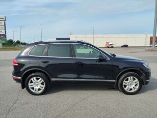 2015 Volkswagen Touareg II Рестайлинг, чёрный, 2550000 рублей, вид 2
