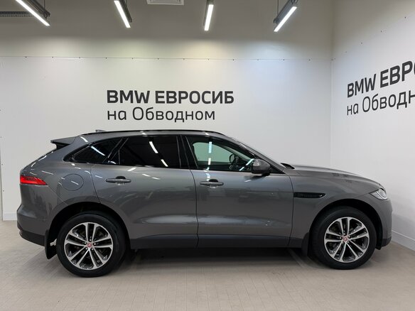 2017 Jaguar F-Pace I, серый, 2390000 рублей - вид 5