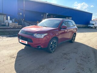 2013 Mitsubishi Outlander III, красный, 1160000 рублей, вид 2