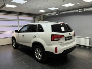 2018 Kia Sorento II Рестайлинг, белый, 1698000 рублей, вид 4