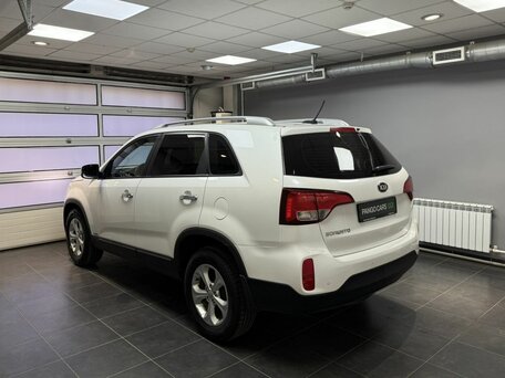2018 Kia Sorento II Рестайлинг, белый, 1715000 рублей, вид 4