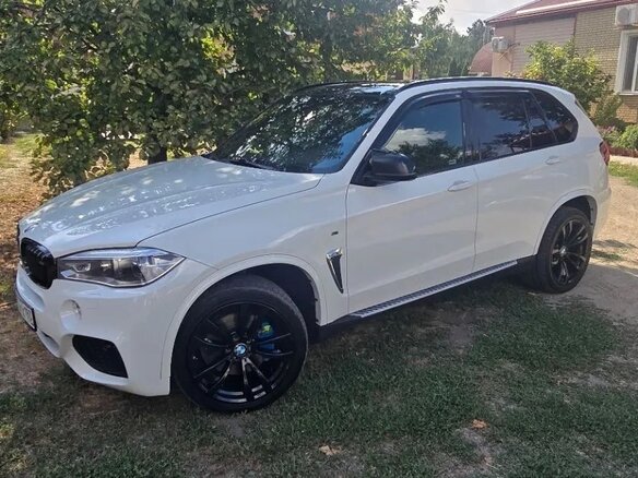 2017 BMW X5 40d III (F15), белый, 4670000 рублей - вид 1