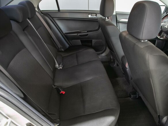 2013 Mitsubishi Lancer X Рестайлинг, серебристый, 990000 рублей - вид 11