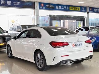 2022 Mercedes-Benz A-Класс 180 IV (W177) Рестайлинг, белый, 1800000 рублей, вид 4