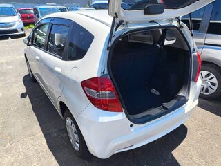 2013 Honda Fit II, белый, 698000 рублей, вид 5