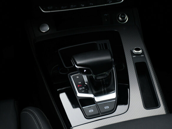 2021 Audi Q5 L 45 TFSI II (FY) Рестайлинг, чёрный, 4649000 рублей - вид 16