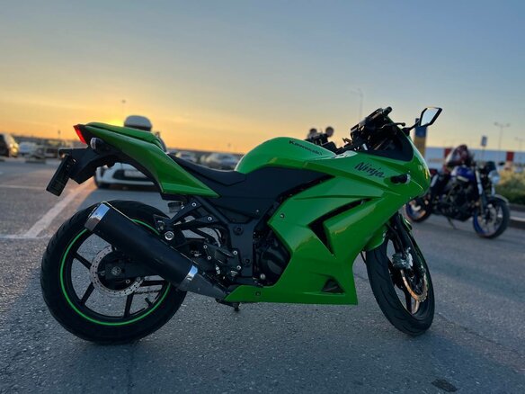 2010 Kawasaki Ninja 250R, зелёный, 270000 рублей - вид 2