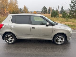 2013 Skoda Fabia II Рестайлинг, бежевый, 600000 рублей, вид 5