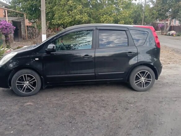 2007 Nissan Note I, чёрный, 600000 рублей