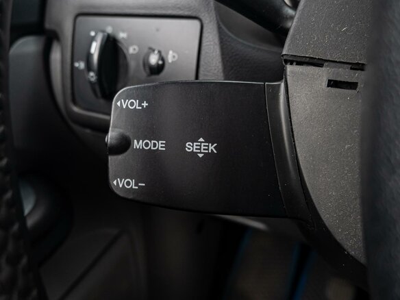 2010 Ford Focus II Рестайлинг, белый - вид 14
