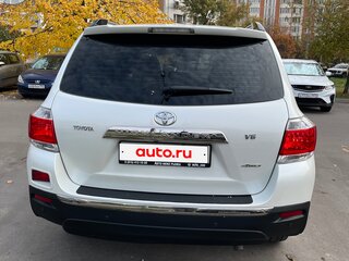 2011 Toyota Highlander II (XU40) Рестайлинг, белый, 1700000 рублей, вид 4