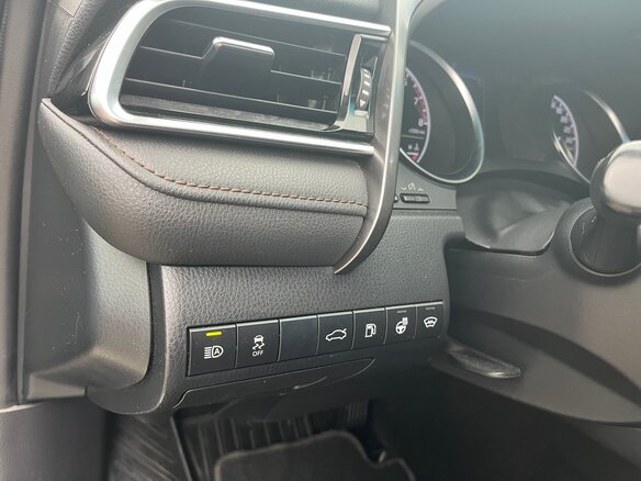 2018 Toyota Camry VIII (XV70), чёрный, 2250000 рублей - вид 13