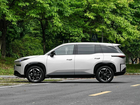 2026 Toyota bZ3X 58.3 kWh, серебристый, 2780000 рублей, вид 4
