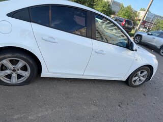 2011 Chevrolet Cruze I, белый, 600000 рублей, вид 2