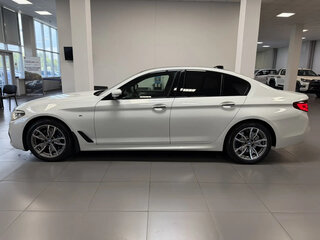 2017 BMW 5 серии 530i xDrive VII (G30/G31/G38), белый, 3290000 рублей, вид 2