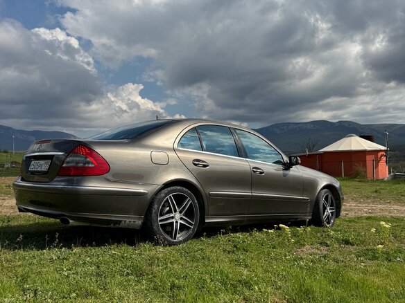2008 Mercedes-Benz E-Класс 230 III (W211, S211) Рестайлинг, серый, 1350000 рублей - вид 4