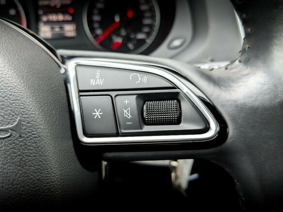 2017 Audi Q3 I (8U) Рестайлинг, чёрный, 2399000 рублей - вид 26