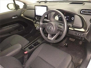 2022 Toyota Aqua II, белый, 1029000 рублей, вид 3