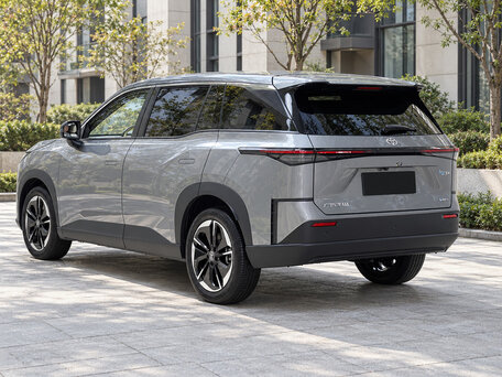 2026 Toyota bZ3X 58.3 kWh, серый, 2353000 рублей, вид 4