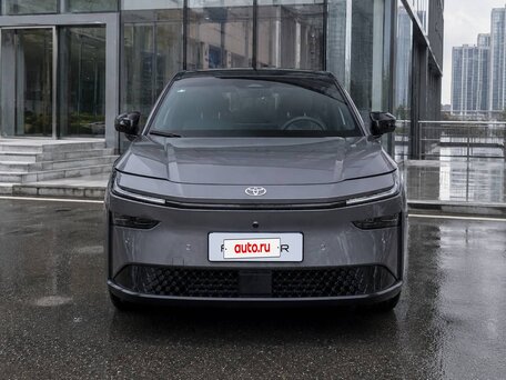 2026 Toyota bZ3X 50 kWh, серый, 2635000 рублей, вид 3