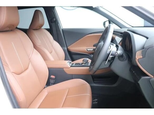 2025 Lexus LBX, белый, 4333666 рублей - вид 33