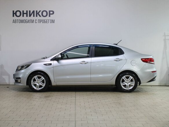 2017 Kia Rio III Рестайлинг, серебристый, 1199000 рублей - вид 1