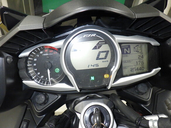 2015 Yamaha FJR1300, серый, 1100000 рублей - вид 5