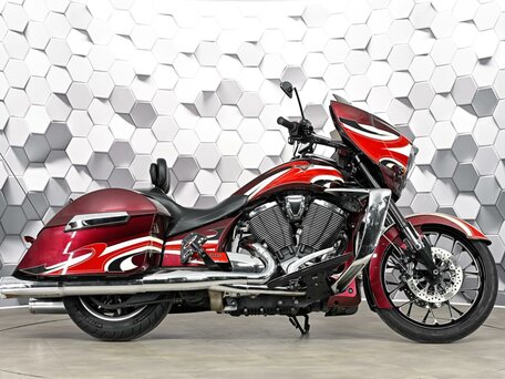 2015 Victory Magnum, красный, 1079000 рублей, вид 3