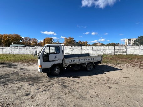 1993 Nissan Atlas, белый, 1000000 рублей, вид 2