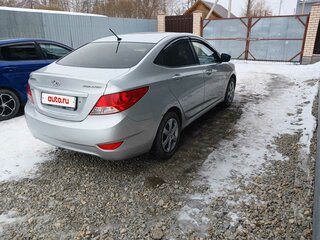 2012 Hyundai Solaris I, серебристый, 700000 рублей, вид 4