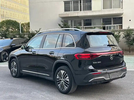 2025 Mercedes-Benz EQB 260 I Рестайлинг, чёрный, 4650000 рублей, вид 2