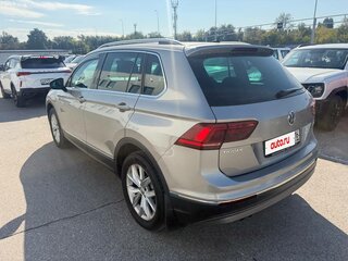 2017 Volkswagen Tiguan II, серебристый, 2260000 рублей, вид 4