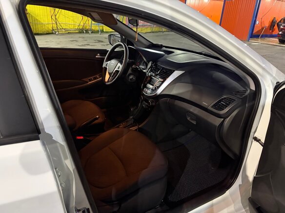 2016 Hyundai Solaris I Рестайлинг, белый, 990000 рублей - вид 7