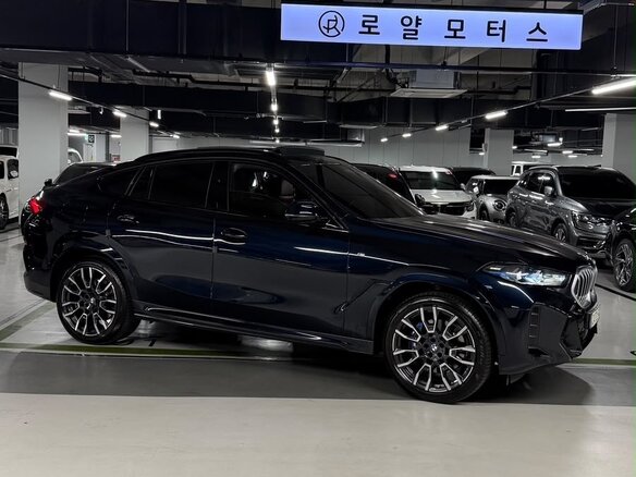 2024 BMW X6 40i III (G06) Рестайлинг, чёрный, 11800000 рублей - вид 6