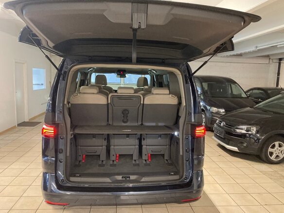 2022 Volkswagen Multivan T7, синий, 3900000 рублей - вид 12