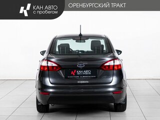 2016 Ford Fiesta Mk6 Рестайлинг, серый, 870000 рублей, вид 4
