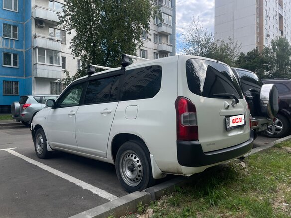 2018 Toyota Succeed I Рестайлинг, белый - вид 3