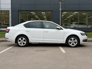 2019 Skoda Octavia III (A7) Рестайлинг, белый, 1615000 рублей, вид 4