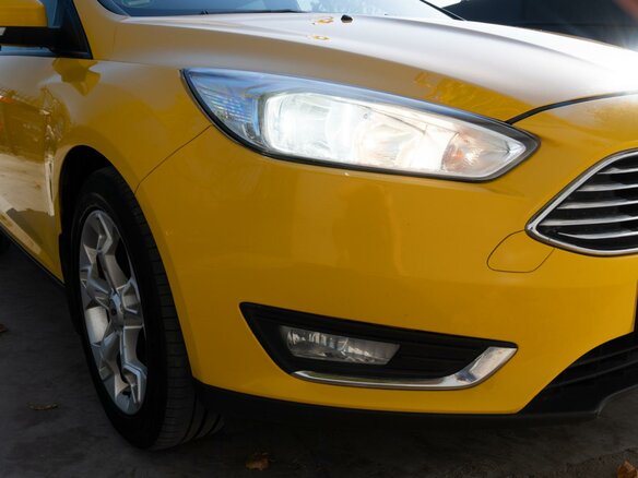 2016 Ford Focus III Рестайлинг, жёлтый, 1149000 рублей - вид 9
